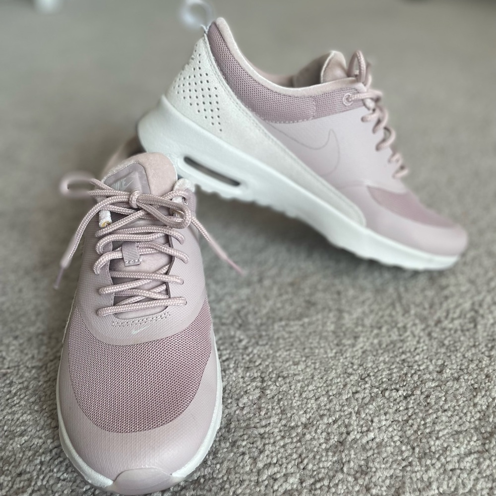 Women’s Nike Air Max Thea Lux sneakers